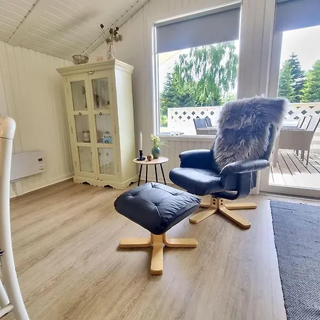 Gemuetliches-ferienhaus-nahe-ostsee-mit-terrasse-und-holzofen Feriehus Skovbyballe