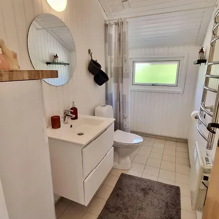 Feriehus Gemuetliches-ferienhaus-nahe-ostsee-mit-terrasse-und-holzofen *