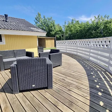 Feriehus Gemuetliches-ferienhaus-nahe-ostsee-mit-terrasse-und-holzofen *