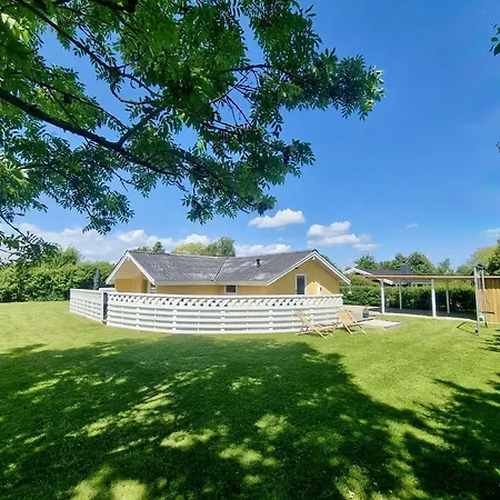 Gemuetliches-ferienhaus-nahe-ostsee-mit-terrasse-und-holzofen Feriehus Skovbyballe